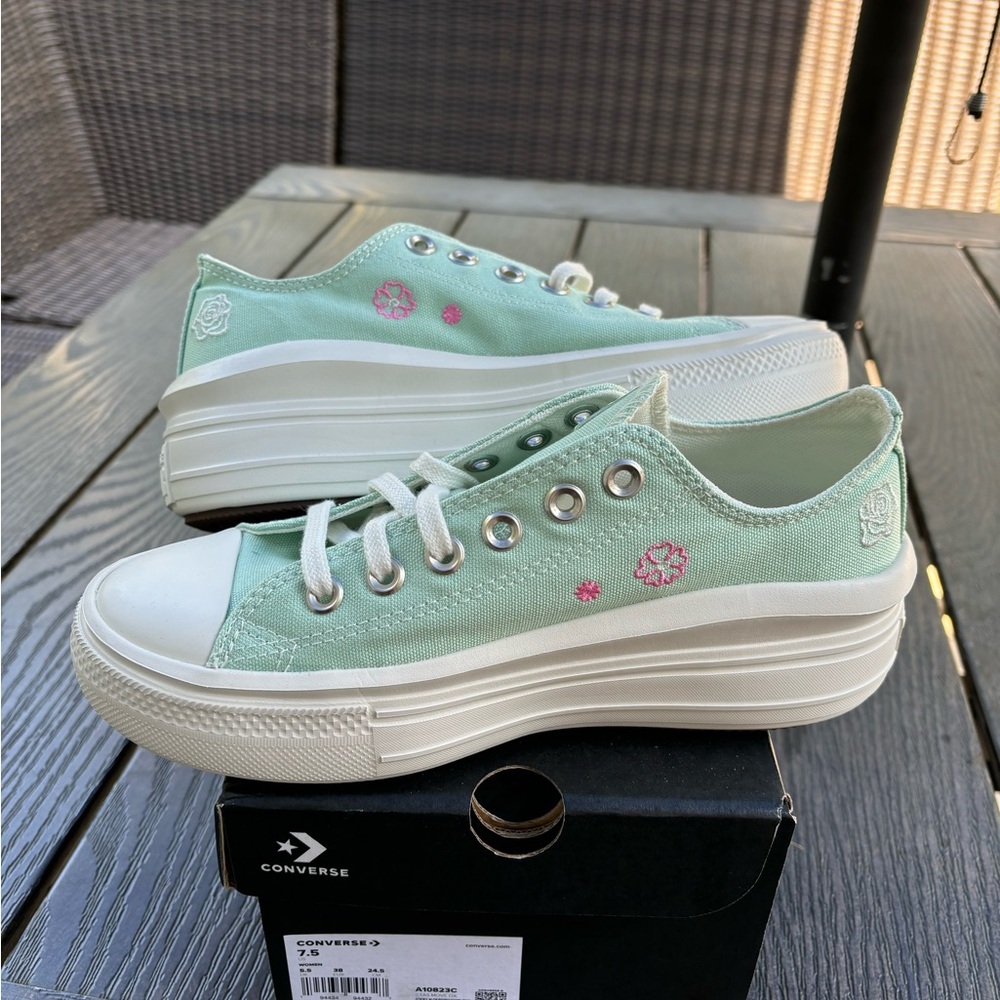 Chuck Taylor All Star Platform Embroidery